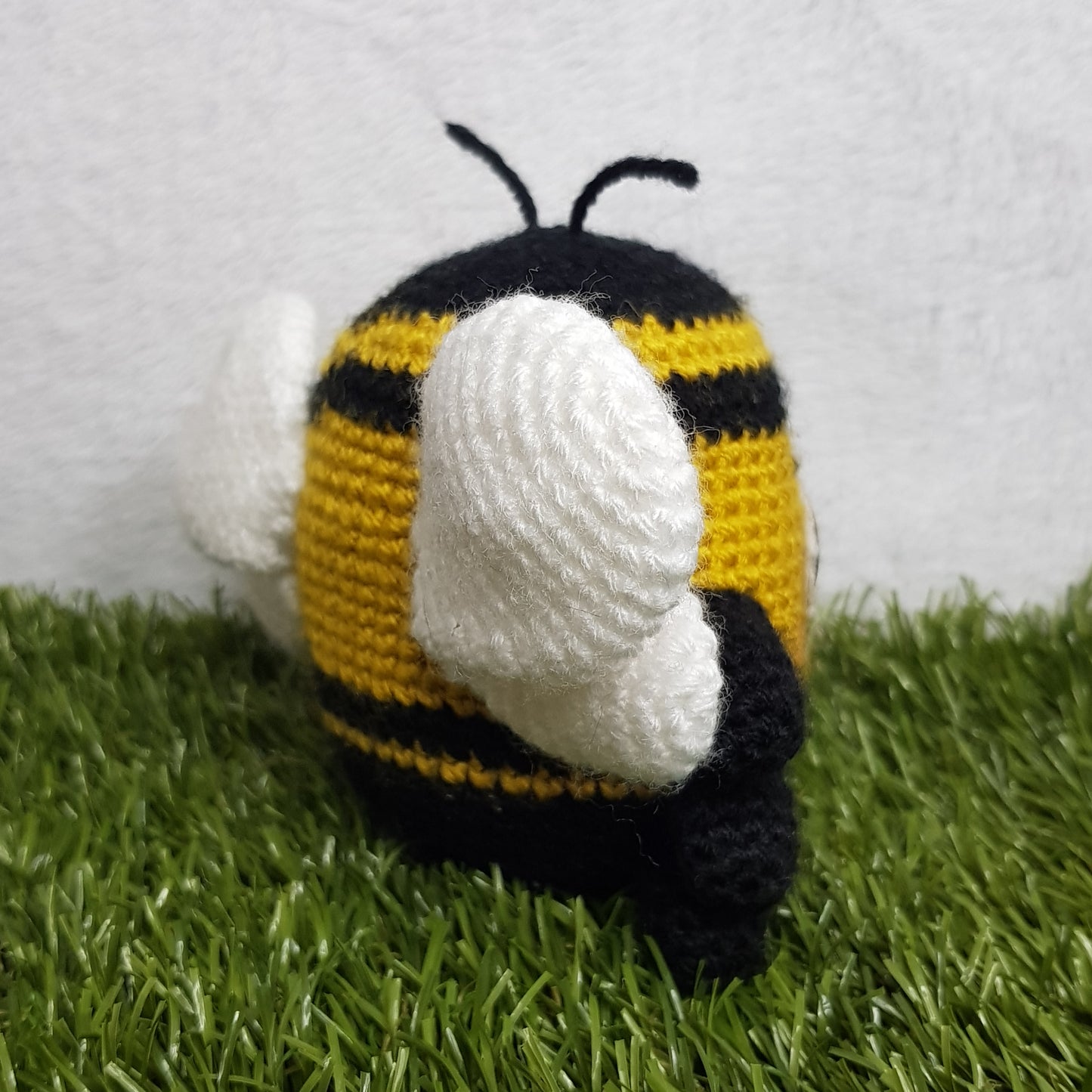 Benny the Bumblebee Crochet Amigurumi Kit